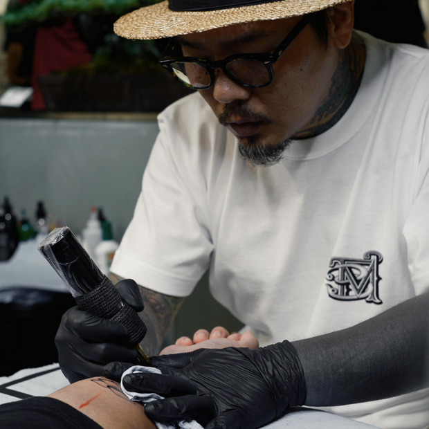 EN × TRADMAN’S TEE / WHITE 詳細画像